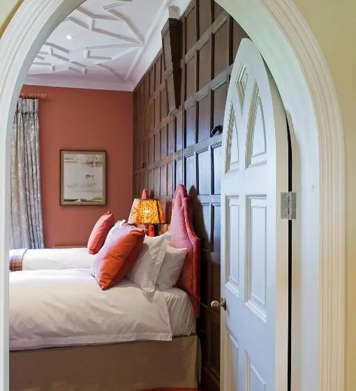 ガーデンビュースーペリアールーム, The North Wing Combermere Abbey
