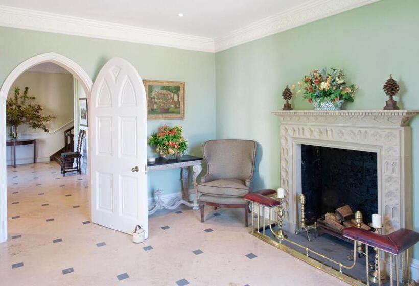 חדר סופריור נוף לגינה, The North Wing   Combermere Abbey