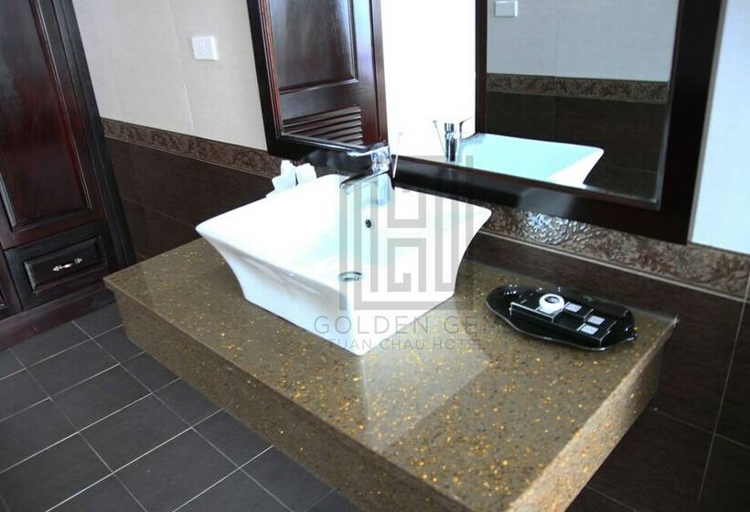 اتاق اجرایی, Golden Gem Tuan Chau