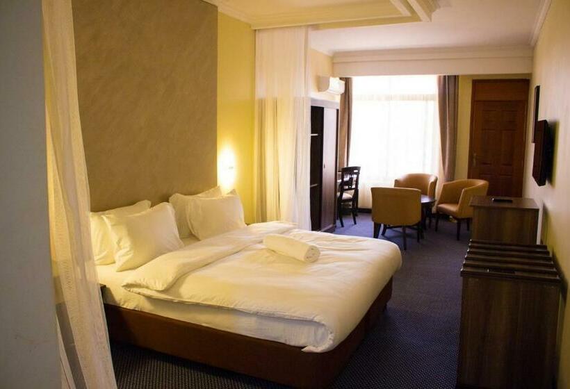 Suite with Terrace, Grand Royal Swiss