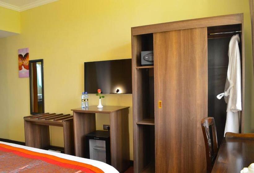 Suite with Terrace, Grand Royal Swiss