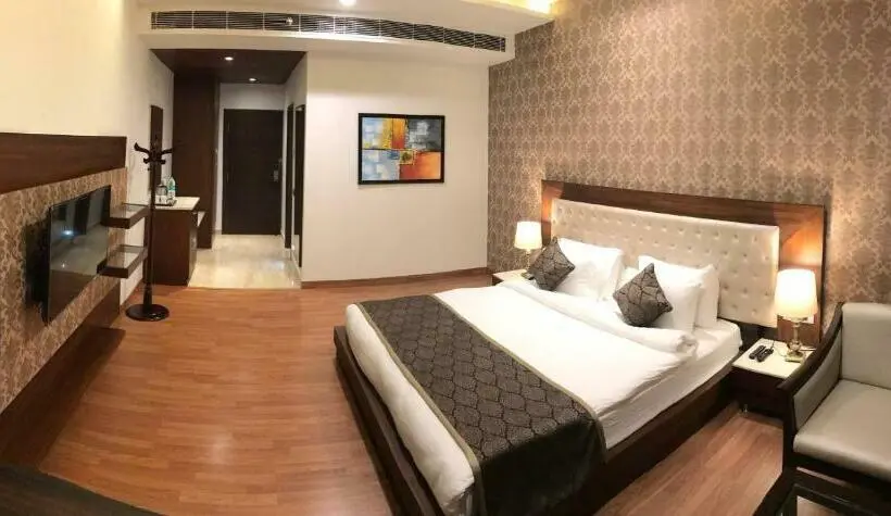 Pokój Deluxe, Imperia Suites