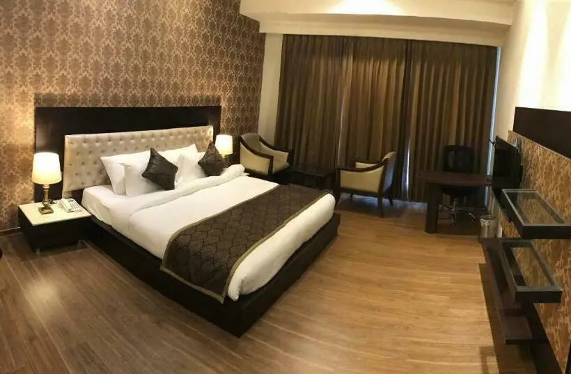Pokój Deluxe, Imperia Suites