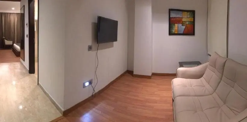 Suite, Imperia Suites
