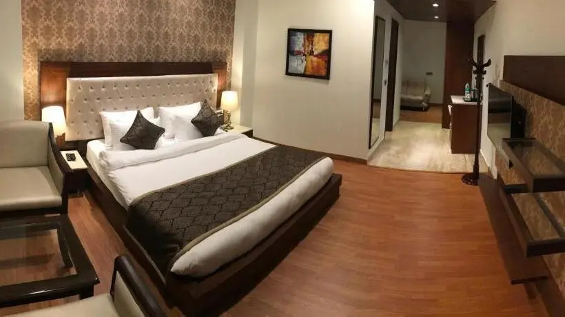 Suite, Imperia Suites