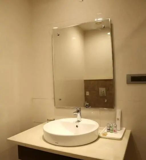 Suite, Imperia Suites