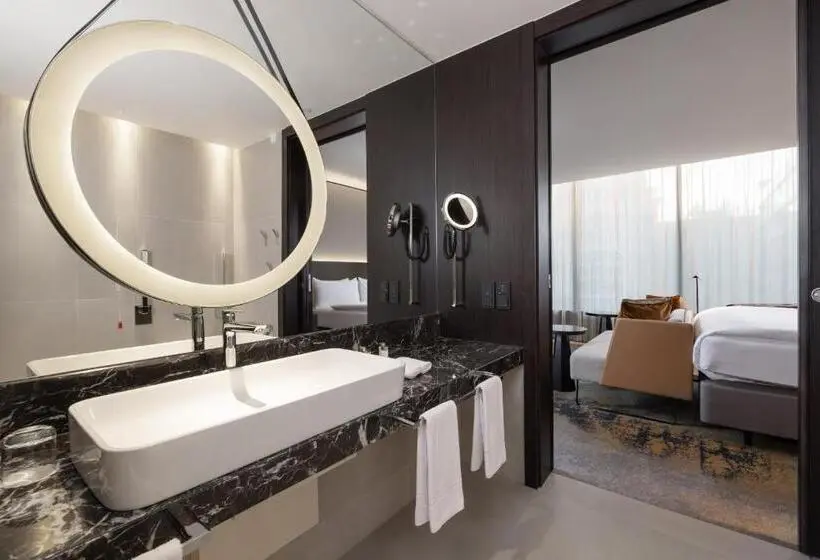 اتاق استاندارد با تخت بزرگ برای معلولان, Intercontinental   Ljubljana, An Ihg