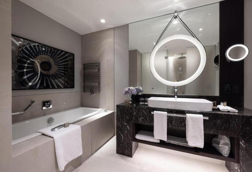 اتاق سوپریور با تخت بزرگ, Intercontinental   Ljubljana, An Ihg