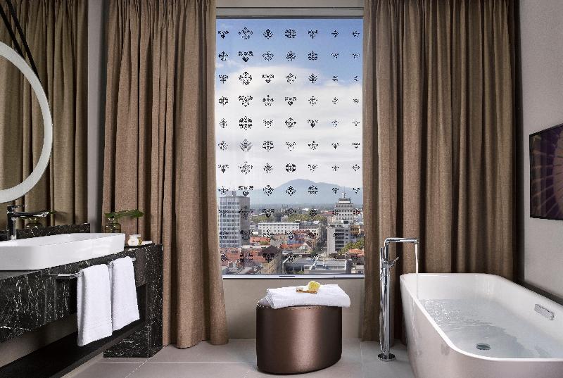 اتاق لوکس با تخت بزرگ, Intercontinental   Ljubljana, An Ihg