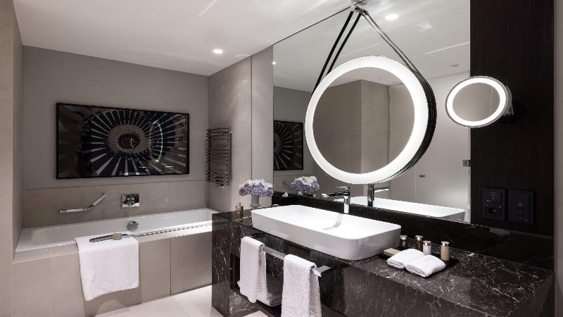 اتاق لوکس با تخت بزرگ, Intercontinental   Ljubljana, An Ihg