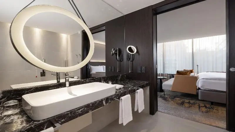 اتاق استاندارد با تخت بزرگ برای معلولان, Intercontinental   Ljubljana, An Ihg