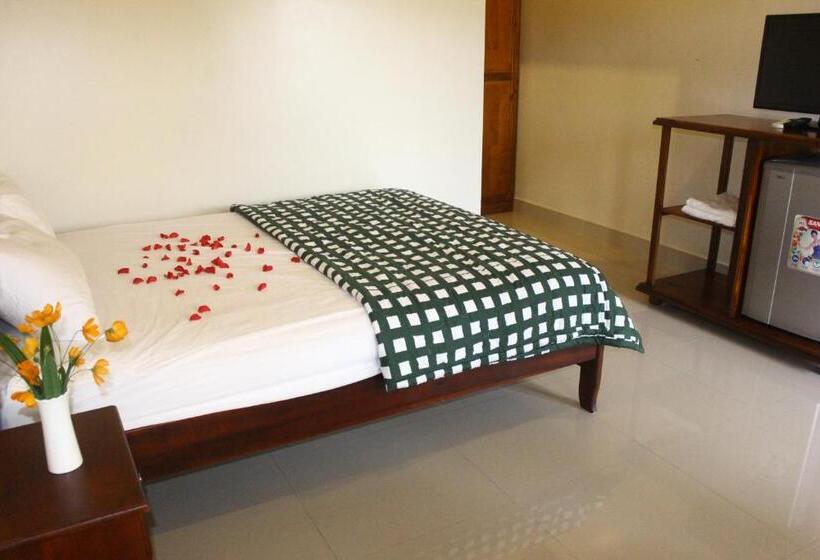 اتاق سوپریور, Minh Kha