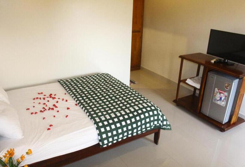 اتاق سوپریور, Minh Kha