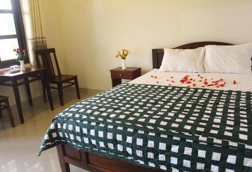 اتاق سوپریور, Minh Kha