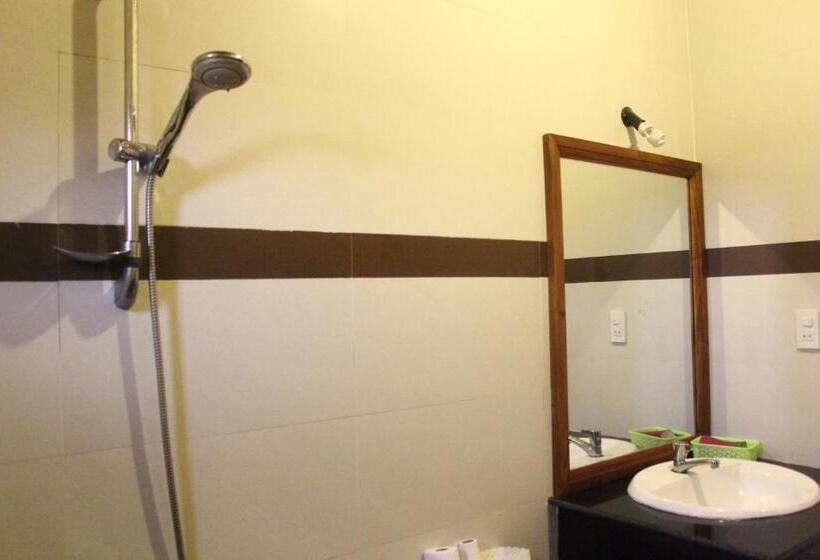 اتاق سوپریور, Minh Kha