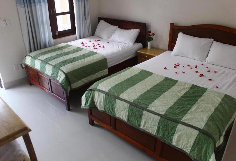 اتاق استاندارد چهارنفره با بالکن, Minh Kha