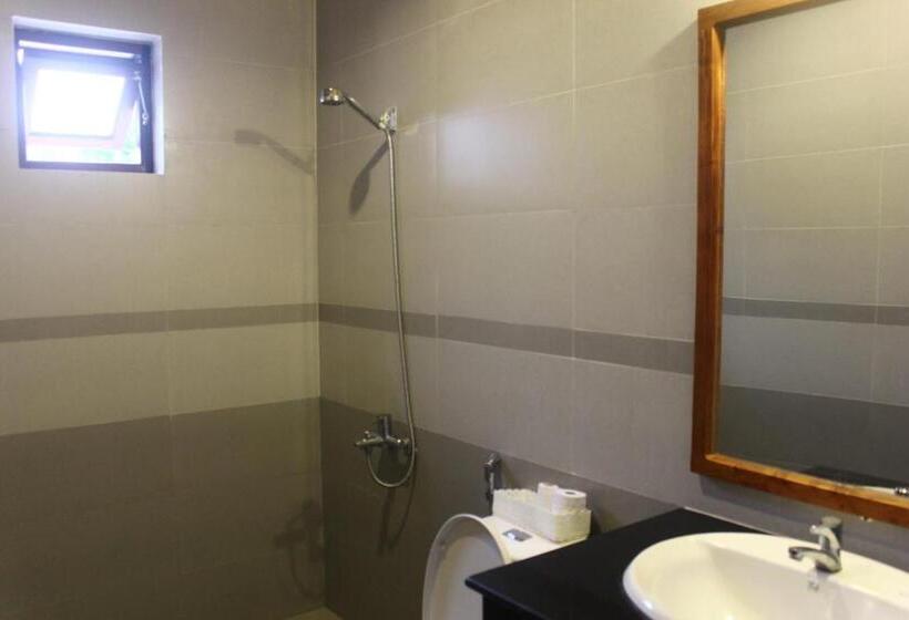 اتاق استاندارد چهارنفره با بالکن, Minh Kha