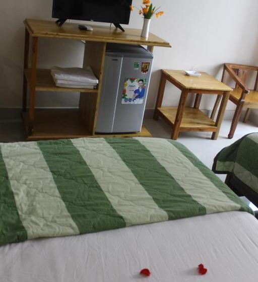 اتاق استاندارد چهارنفره با بالکن, Minh Kha