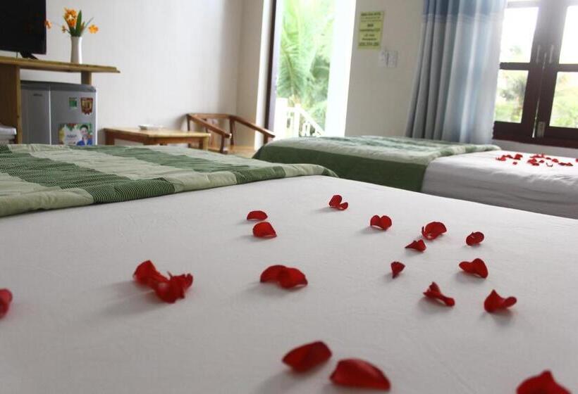 اتاق استاندارد چهارنفره با بالکن, Minh Kha