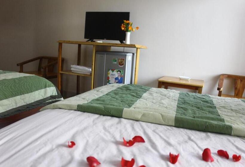 اتاق استاندارد چهارنفره با بالکن, Minh Kha