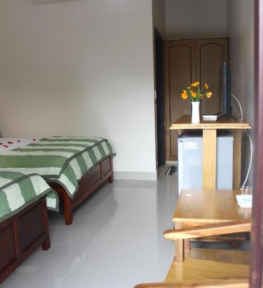 اتاق استاندارد چهارنفره با بالکن, Minh Kha