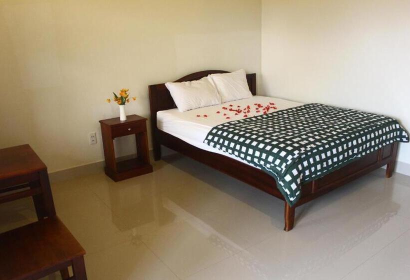 اتاق سوپریور, Minh Kha