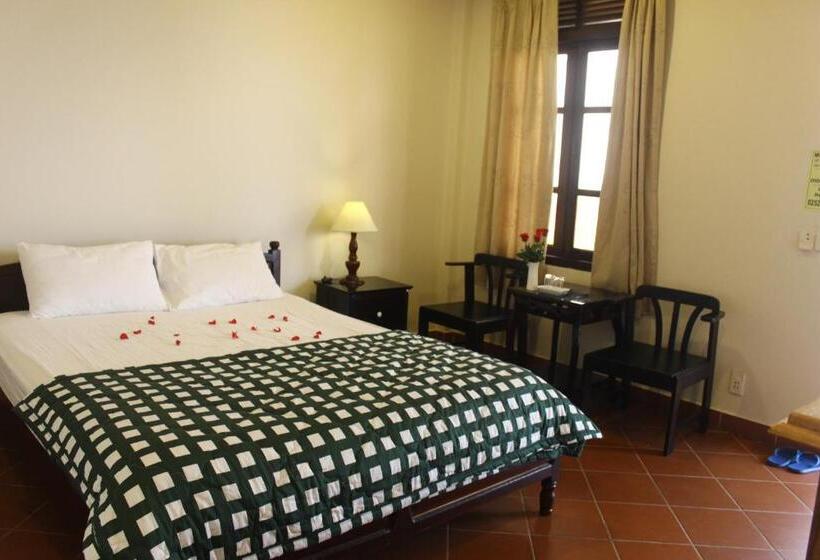 اتاق سوپریور, Minh Kha