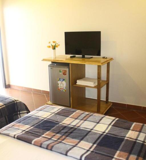 اتاق لوکس سه تخته, Minh Kha