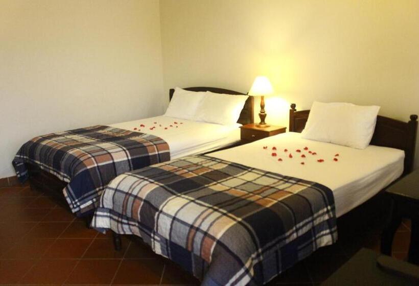 اتاق لوکس سه تخته, Minh Kha