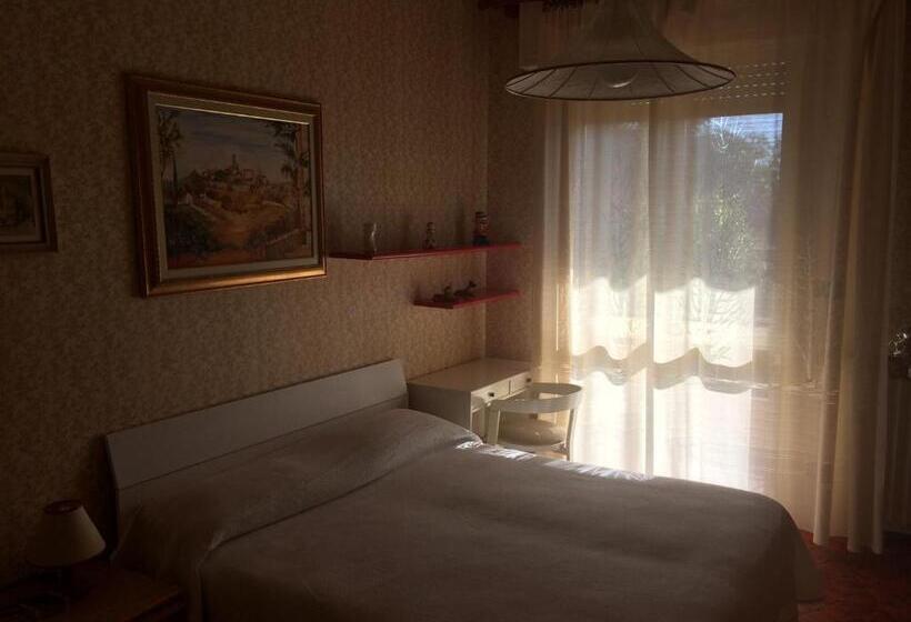 اتاق استاندارد با سرویس بهداشتی مشترک, B&b Dai Nonni
