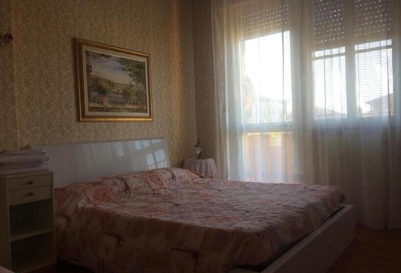 اتاق استاندارد با سرویس بهداشتی مشترک, B&b Dai Nonni