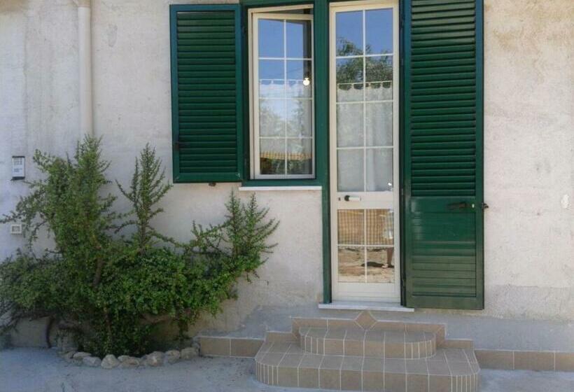 اتاق خانوادگی, B&b Rose Antiche Sicily