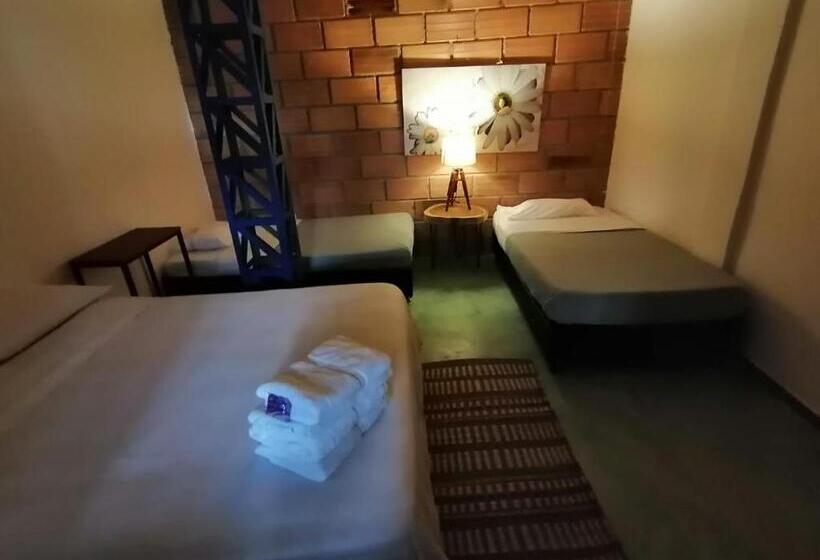 4인용 스탠다드 룸, Colores De La Sierra