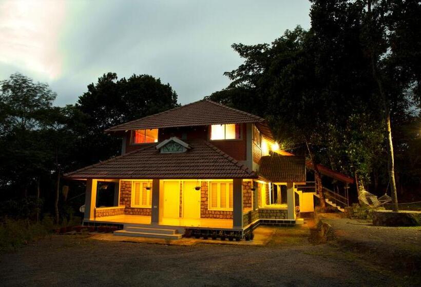 Quarto Familiar, Rock Haven Wayanad