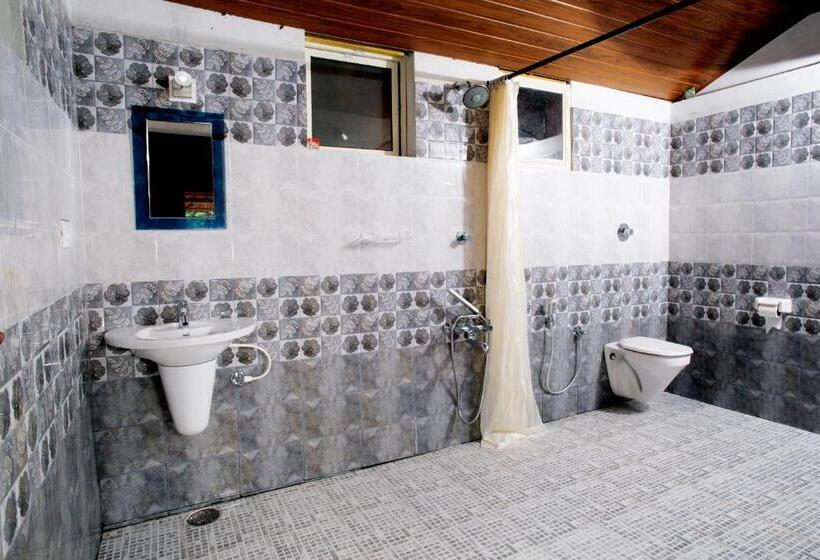 Quarto Familiar, Rock Haven Wayanad