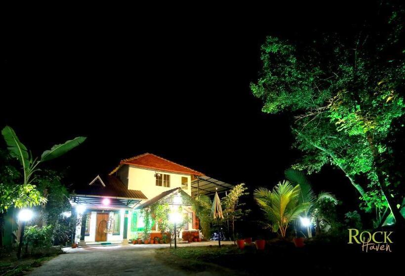 Quarto Estandar, Rock Haven Wayanad