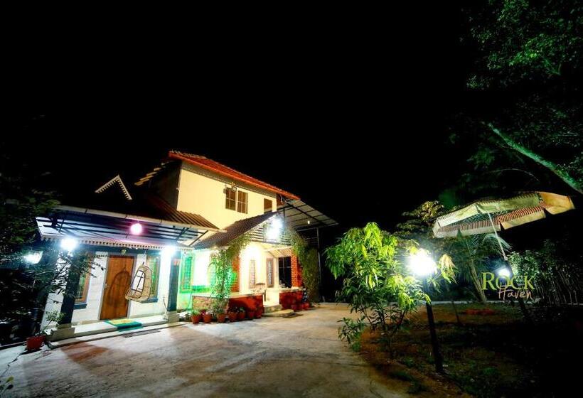 Quarto Estandar, Rock Haven Wayanad