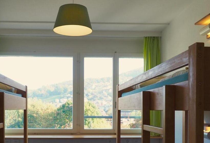 חדר סטנדרטי לארבעה עם חדר אמבטיה משותף, Hostel 77 Bern