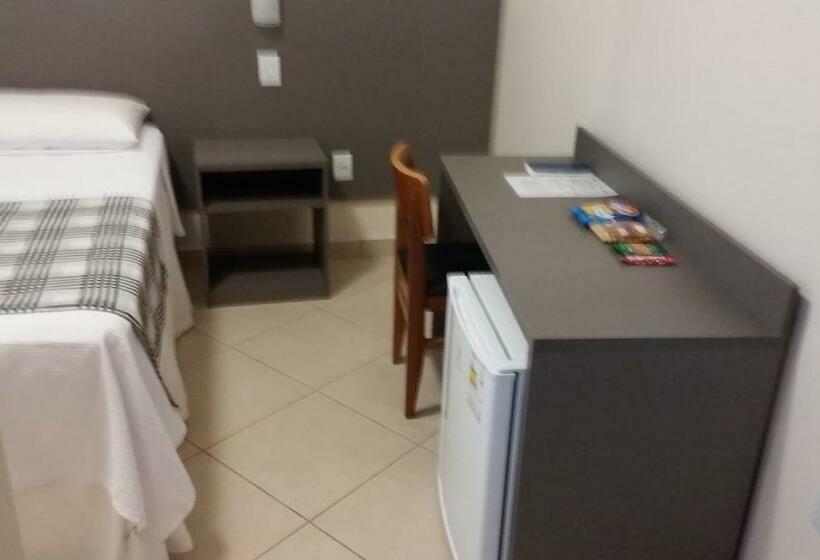 Quarto Estandar, Alfon