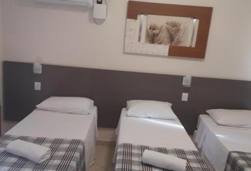 Quarto Triplo Estandar, Alfon