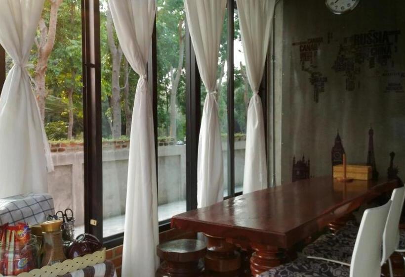 스탠다드 룸, Bedtime Story