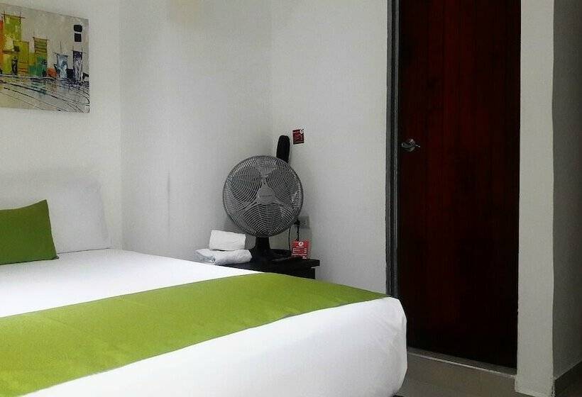 חדר אקונומי, Cafe Plaza