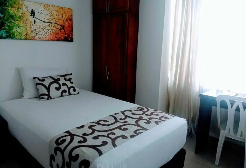 חדר סטנדרט יחיד, Cafe Plaza