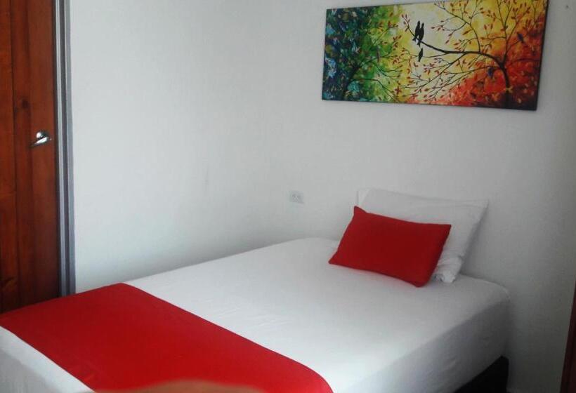 חדר סטנדרט יחיד, Cafe Plaza