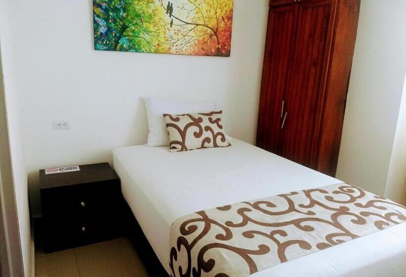 חדר סטנדרט יחיד, Cafe Plaza