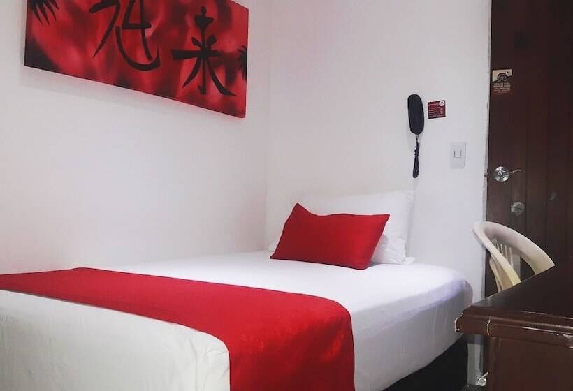 חדר סטנדרט יחיד, Cafe Plaza