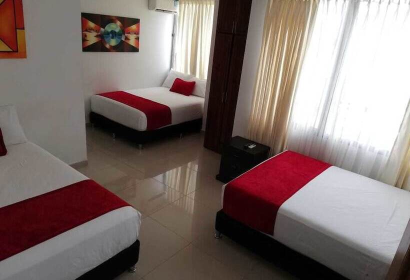 חדר סטנדרט לשלושה, Cafe Plaza