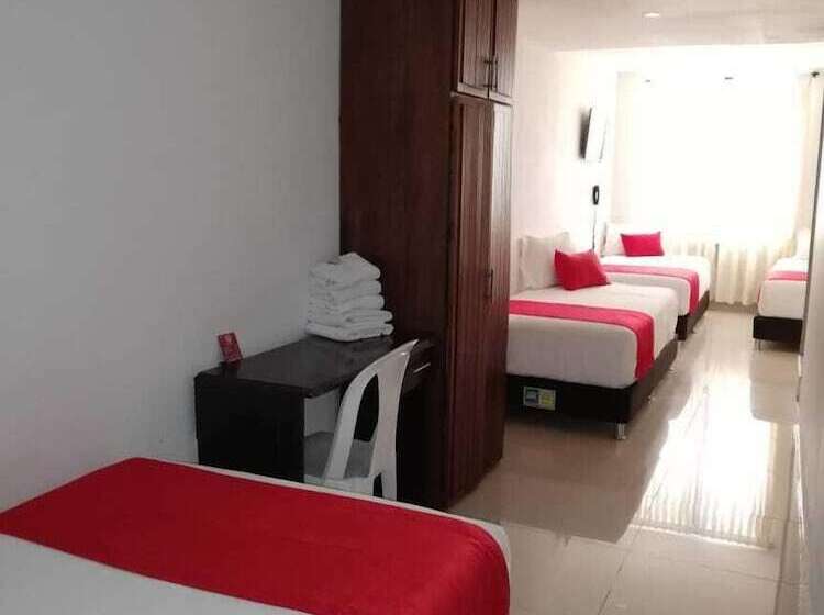 חדר סטנדרט לשלושה, Cafe Plaza