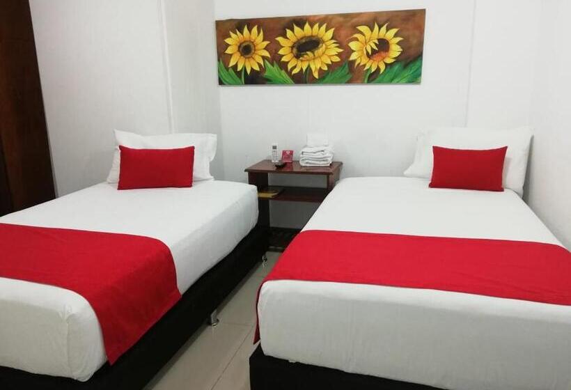 חדר אקונומי, Cafe Plaza