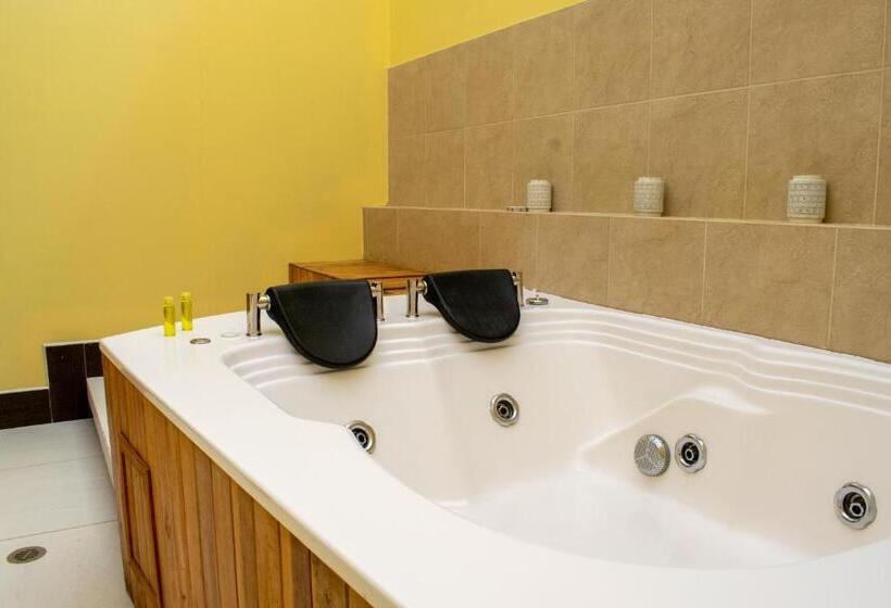 Люкс с гидромассажем, El Giro